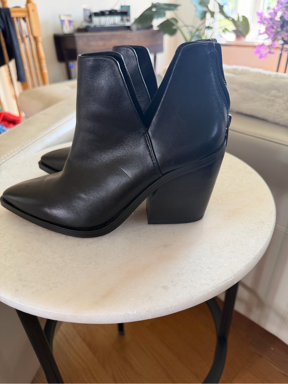 Vince Camuto black leather pointed-toe ankle booties (Size 7.5)
